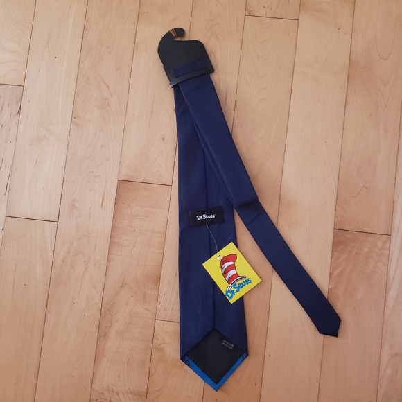 NWT vintage 2000 Dr. Seuss One Fish Two Fish Red Fish Blue Fish tie - Picture 3 of 4